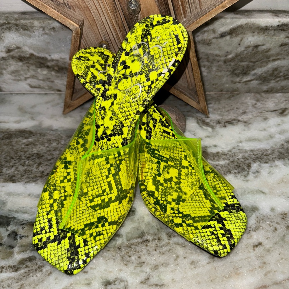 Jessica Simpson Neon Green Square Toe Pump 7